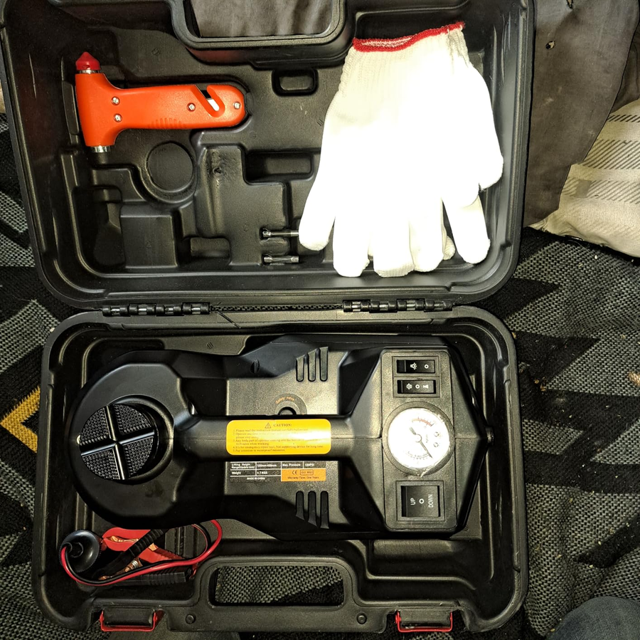 Kit universal de tapetes com logo marca (4 peças) + Kit de Macaco Eletrônico Multifuncional 3 em 1