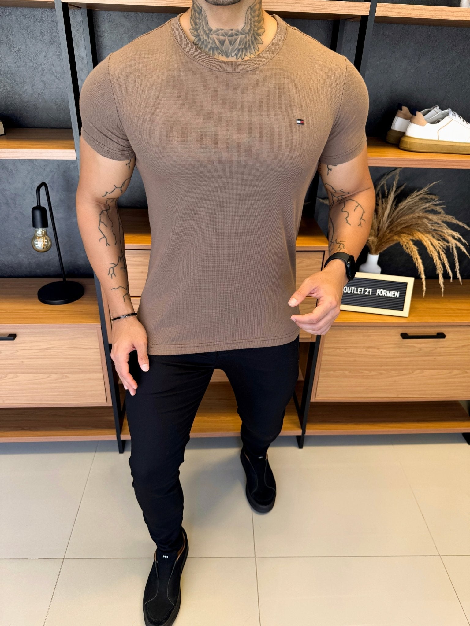 Camiseta Tommy H. Básica Marrom Texture