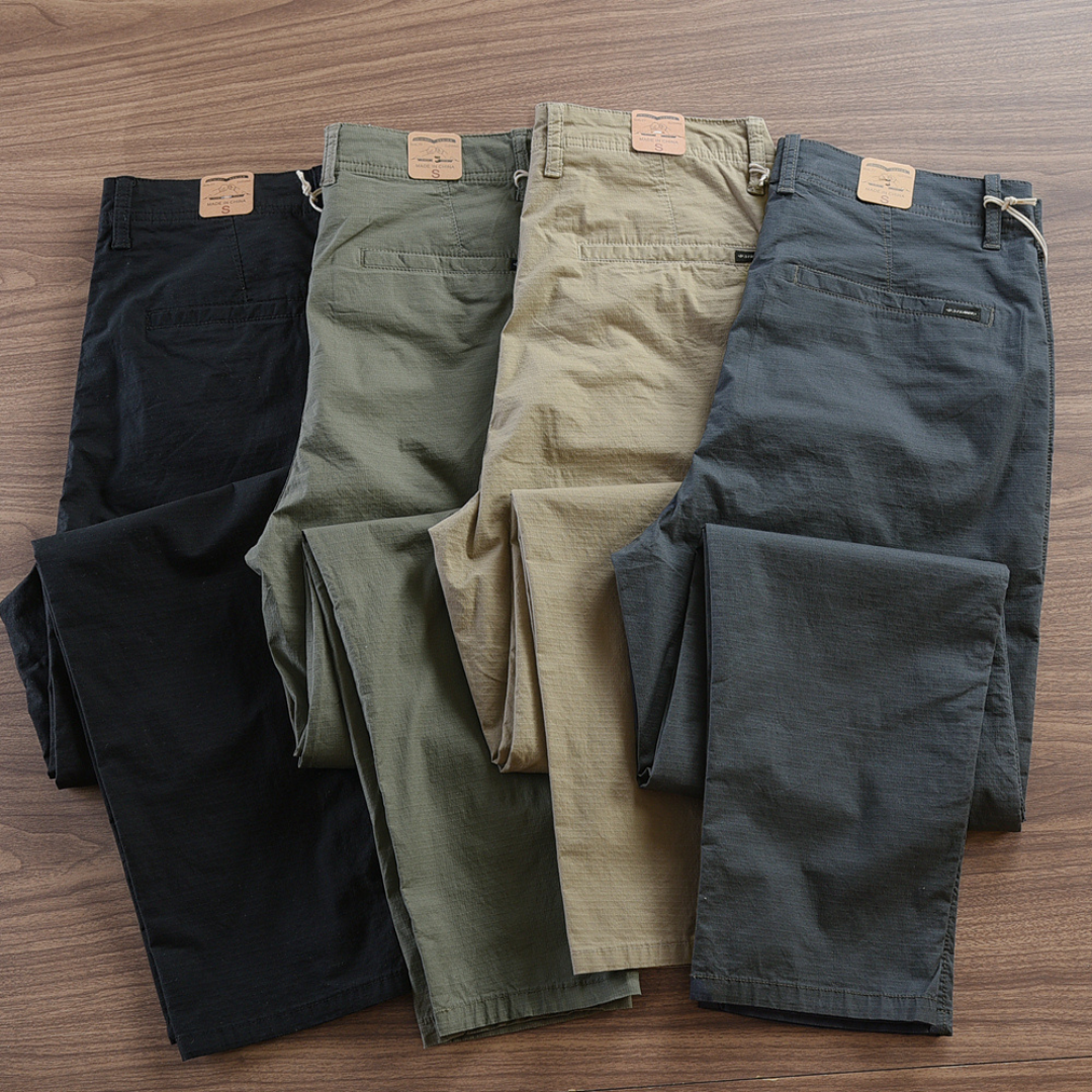 Calça Reta Masculina em Sarja [Kit 4 Unidades] + Carteira de Brinde