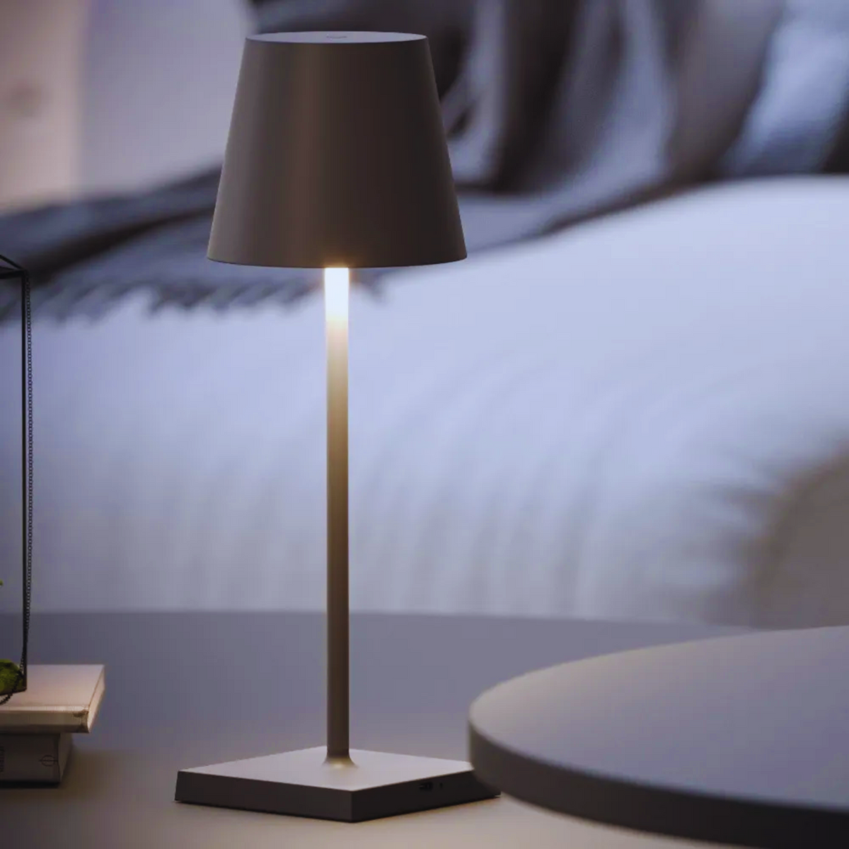Luminária de Mesa Recarregável à prova de Água