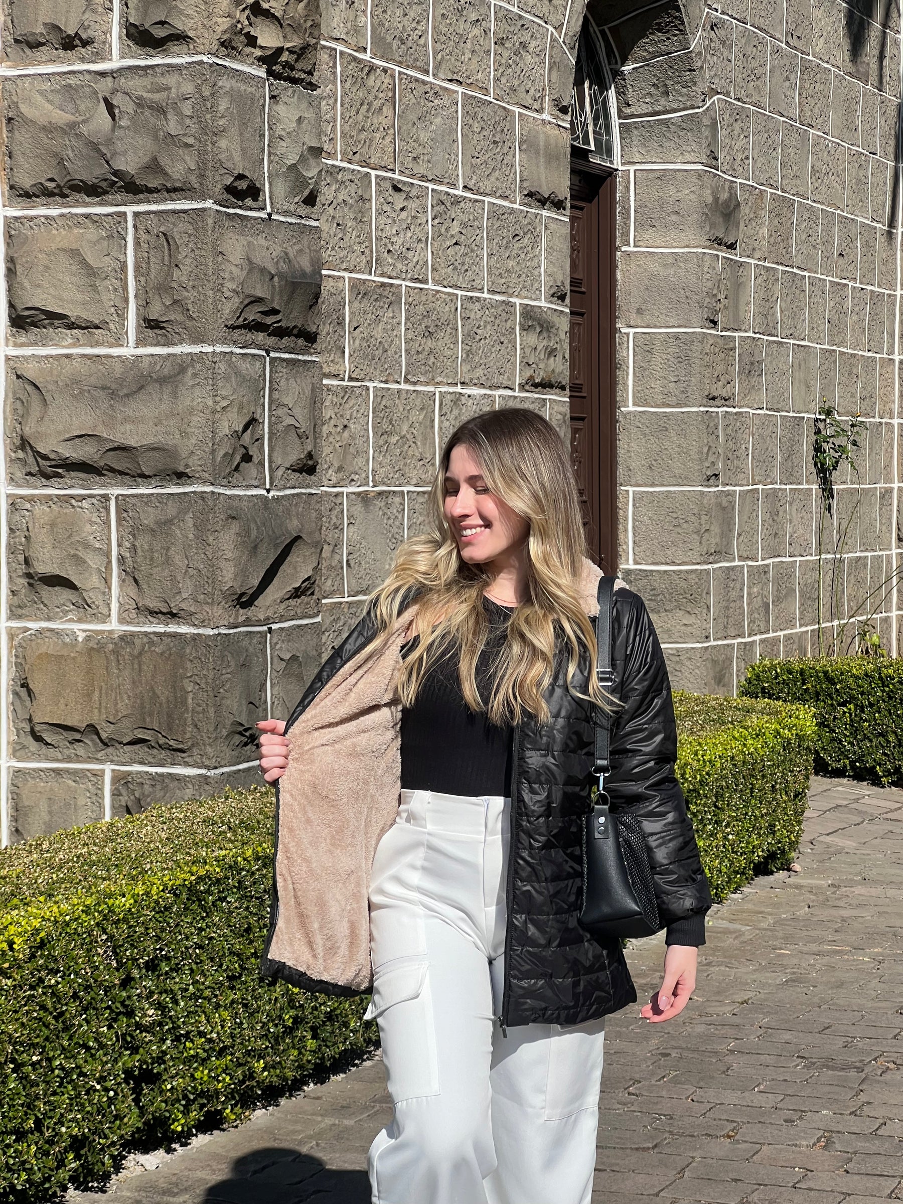 Jaqueta Feminina Peluciada + Bolsa de Festa Brinde exclusivo