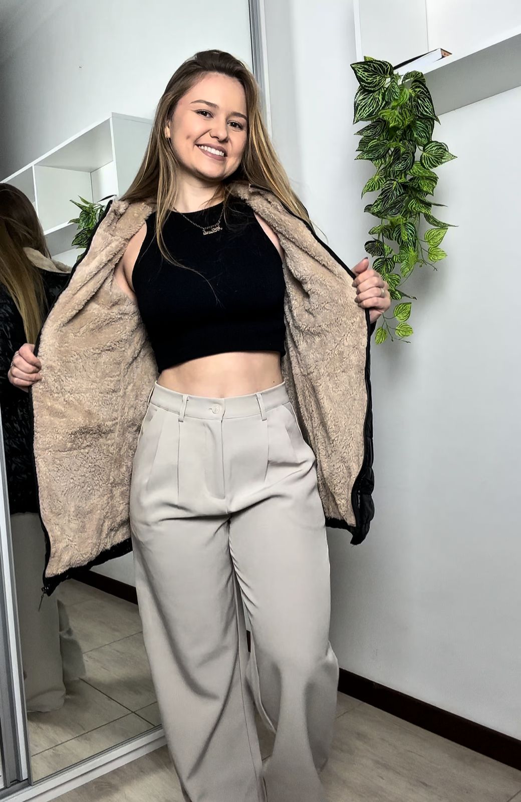 Jaqueta Feminina Peluciada + Bolsa de Festa Brinde exclusivo