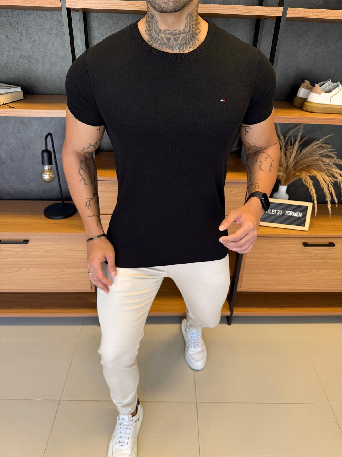 Camiseta Tommy H. Básica Preta Texture