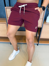 Short Ralph. Vinho Logo Amarelo